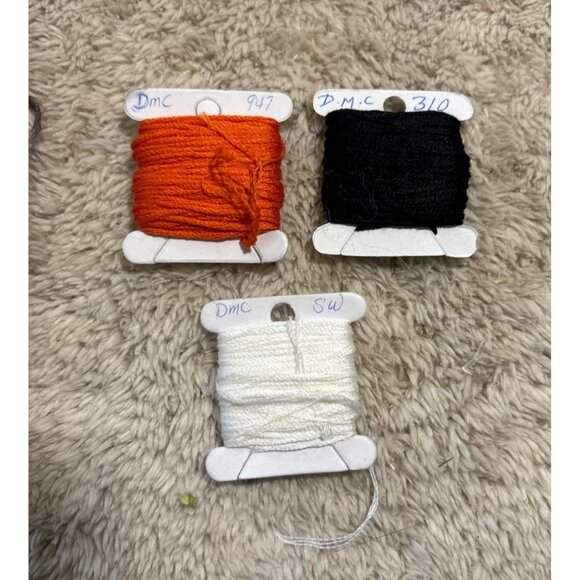 DMC Embroidery Floss Bundle 23 Skeins Various Colors Yellow Brown & White - Picture 4 of 7